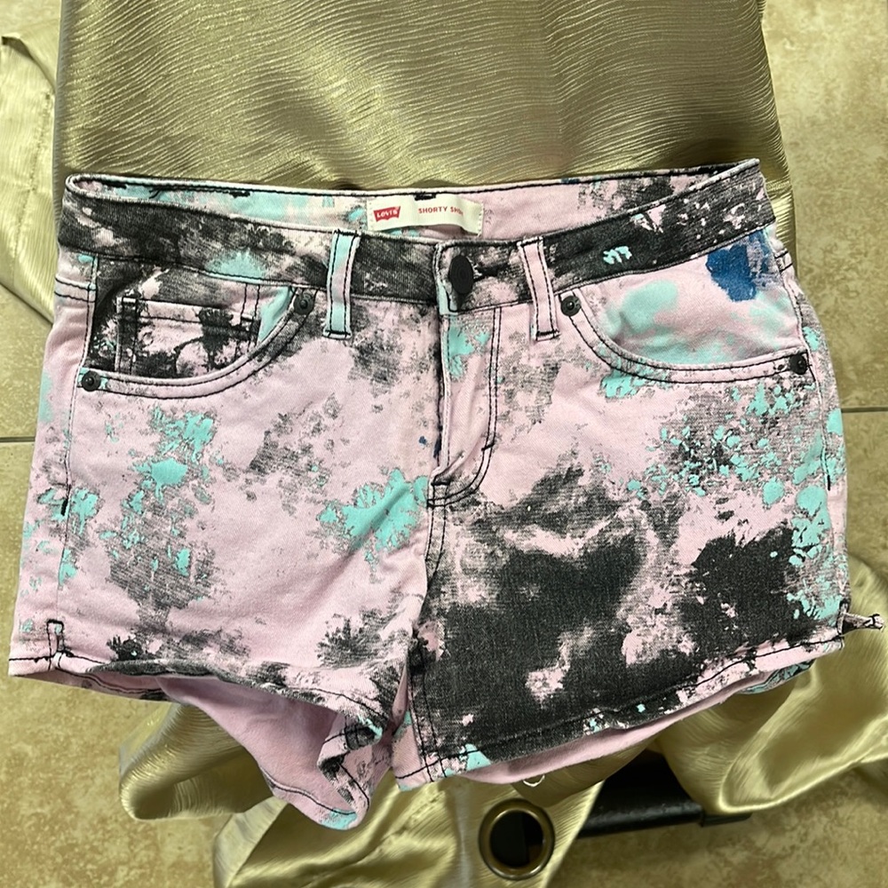 Girls levi shorts